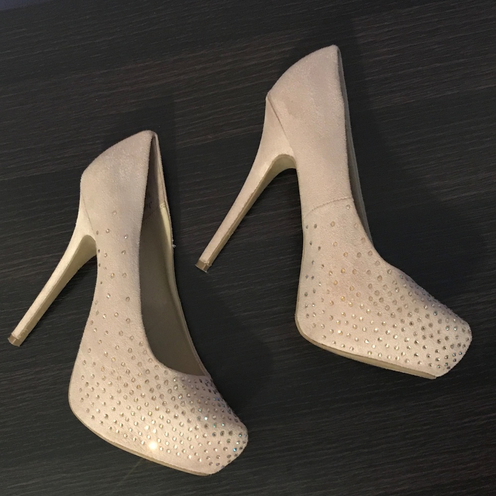 💎Gorgeous Nude Beige Rhinestone Bedazzled Pumps💎